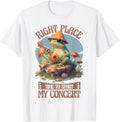 Frog with banjo. Right place, time to start my concert.