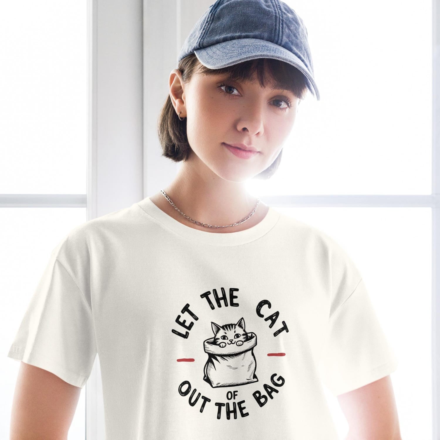 Peeking Cat Minimalist T-Shirt, Hand Drawn Cute Cat Graphic Tee for Cozy Aesthetic Lovers, Women’s crop top