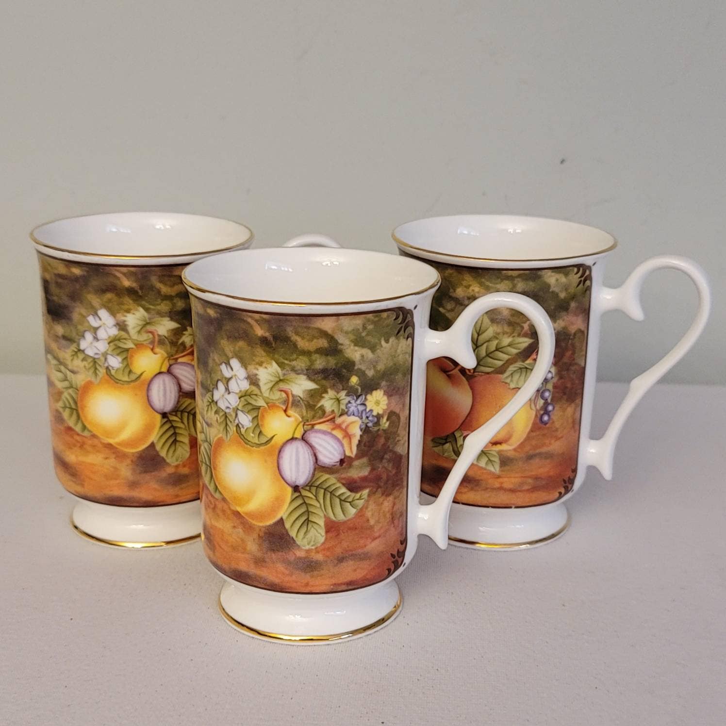 1970s Royale Garden Bone China Cup Fruit Coffee Mug Graphic Tee – Warm & Stylish · Must-Have Style