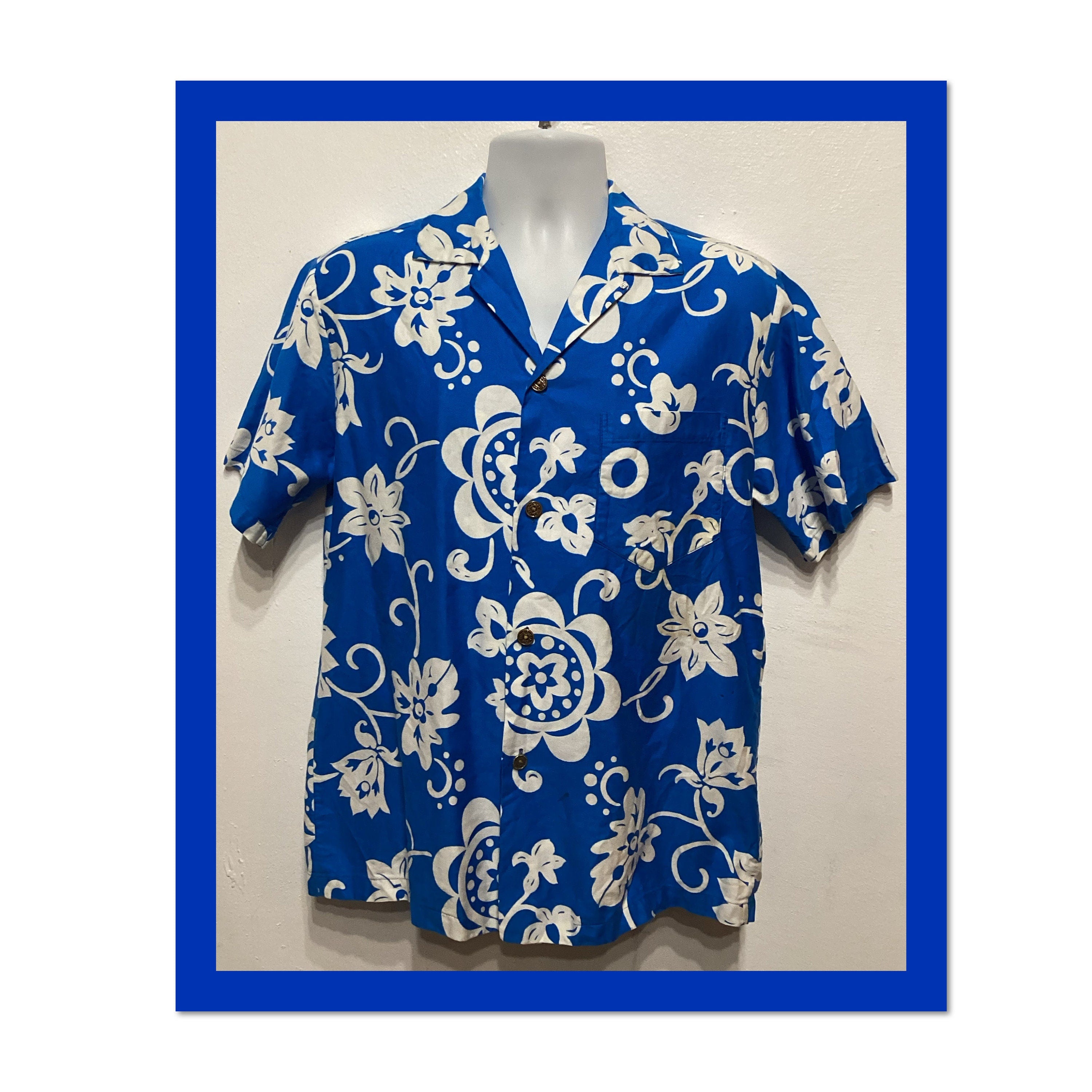 1960s cotton Hawaiian shirt by Royal Hawaiian Sold as is Size small Graphic Tee – Bold Style · Top Pick For Any Outfit